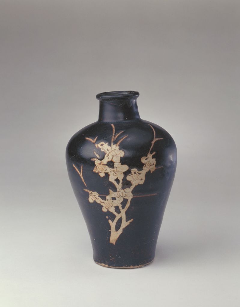 图片[1]-Jizhou kiln black glaze carved plum vase-China Archive